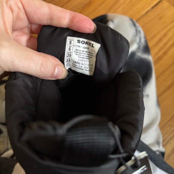 NWT Sorel ONA RMX Puffy Strap Waterproof Boot in Black size 8 - Picture 6 of 7